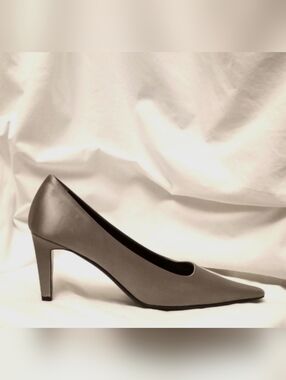 JIL SANDER Silver Satin Pointed Closed-toe Heels